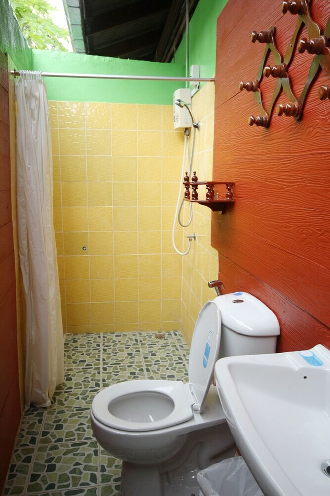 Hostal Baan Bua Homestay