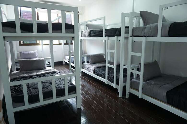 Hostal S L A Bar N'bed - Hostel