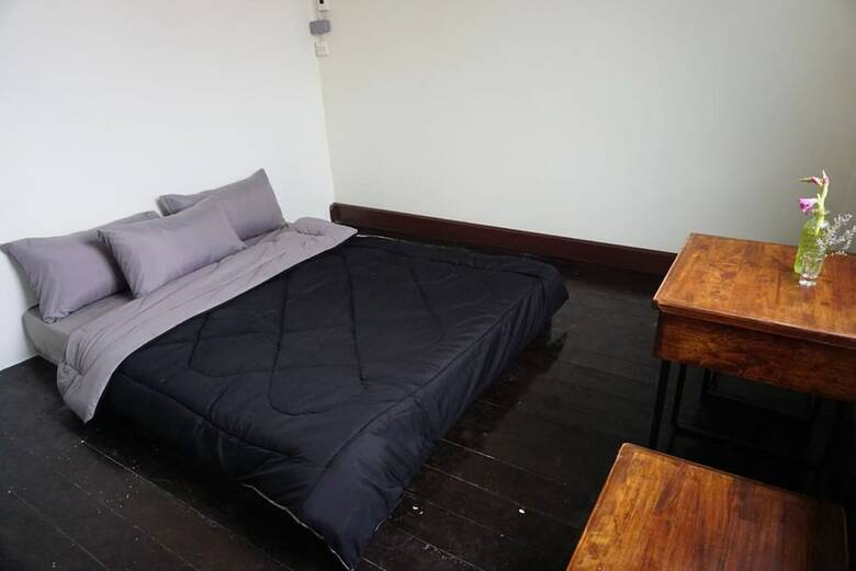 Hostal S L A Bar N'bed - Hostel