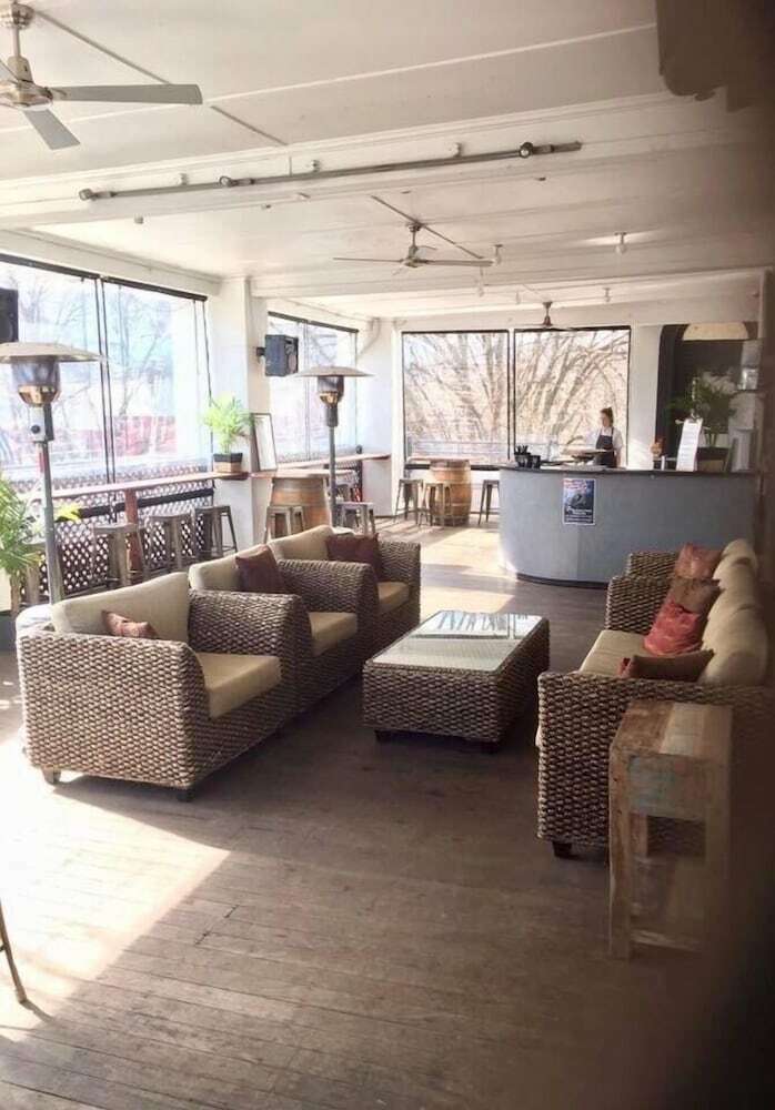 Healesville Grand Hotel