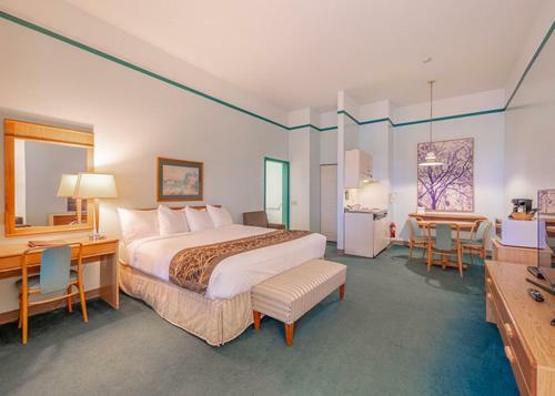 The Cedars Inn Hotel & Convention Centre