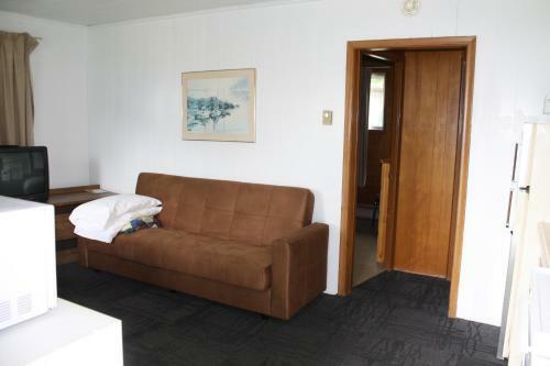 Kingsbridge Inn / Bon-air Motel