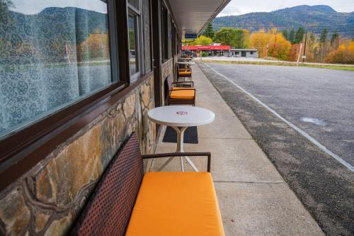 Lakeview Motel