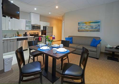 Wasaga Riverdocks Hotel Suites