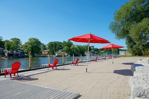 Wasaga Riverdocks Hotel Suites