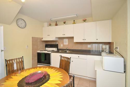 Hostal Riverfront Villa