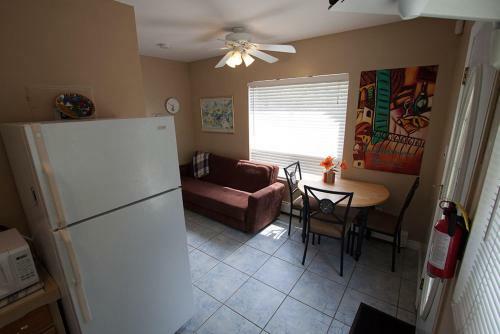 Hostal Riverfront Villa