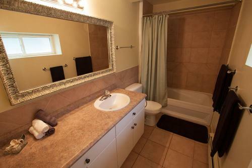 Hostal Riverfront Villa