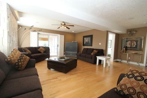 Hostal Riverfront Villa