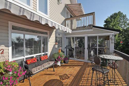 Hostal Riverfront Villa