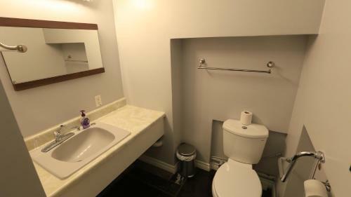 Hostal Riverfront Villa