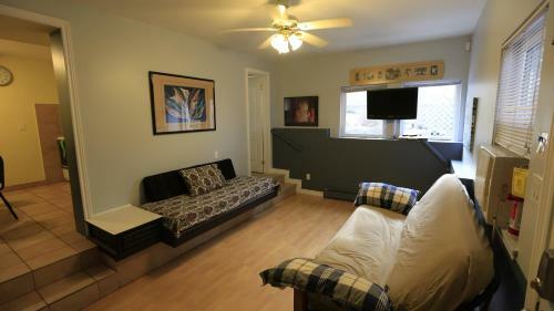 Hostal Riverfront Villa