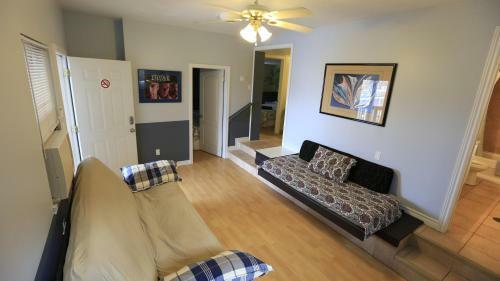Hostal Riverfront Villa