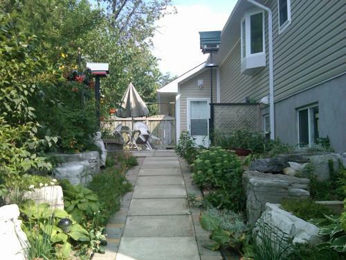 Hostal Riverfront Villa