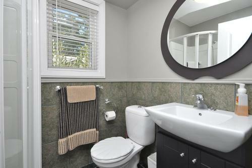 Hostal Riverfront Villa
