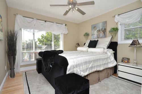 Hostal Riverfront Villa