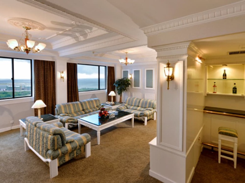 Baohua Harbour View Hotel