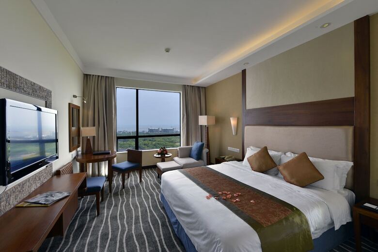 Baohua Harbour View Hotel