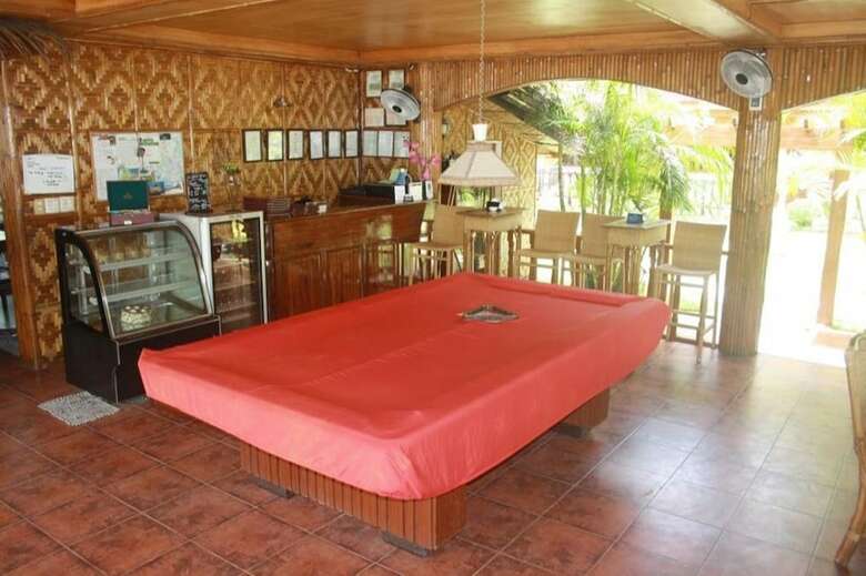 Coucou Bar Hotel And Restaurant