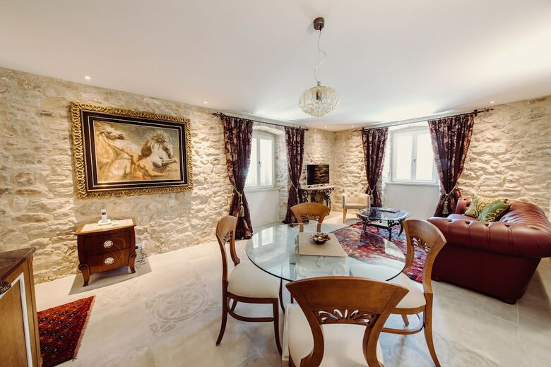 Villa Nepos Hotel