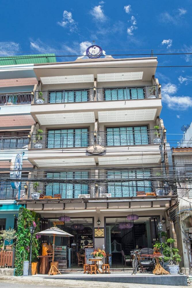 U Residence Hotel