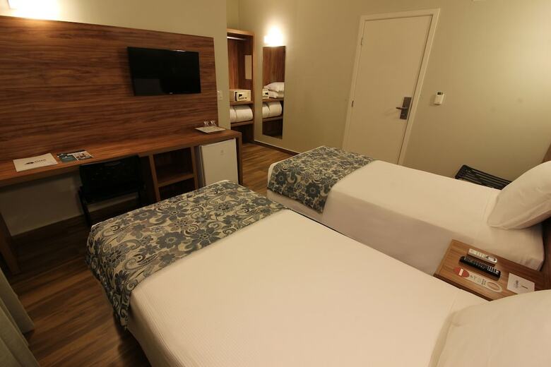 Hotel �mpar Su�tes Bar�o de Cocais