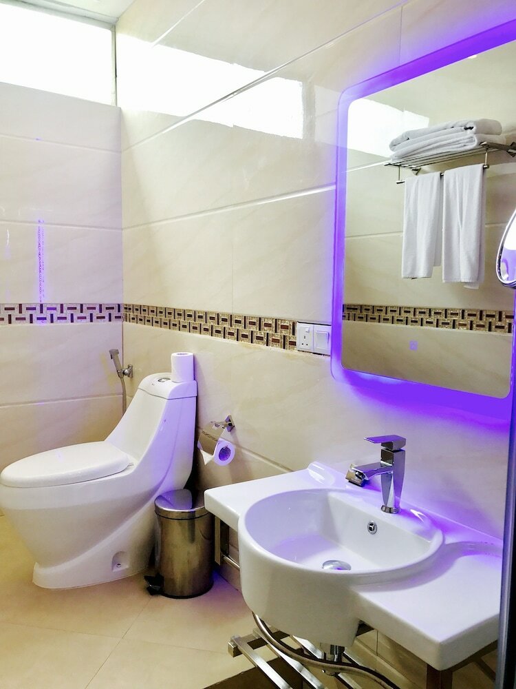 Grandeeza Luxury Hotel