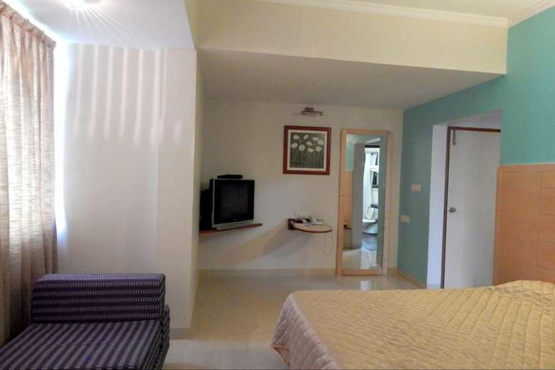 Hotel Raviraj