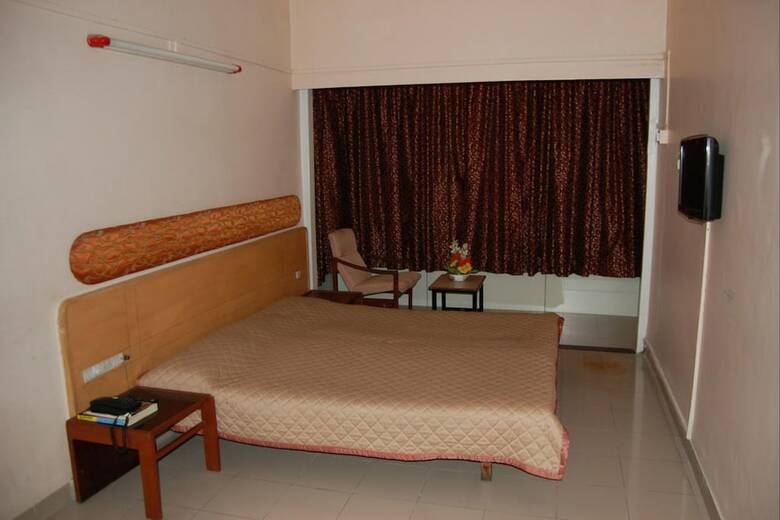 Hotel Raviraj