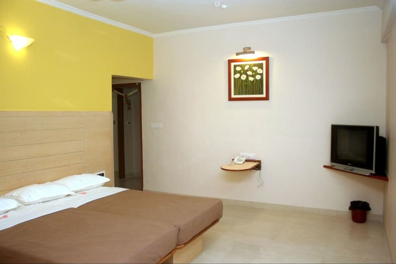 Hotel Raviraj