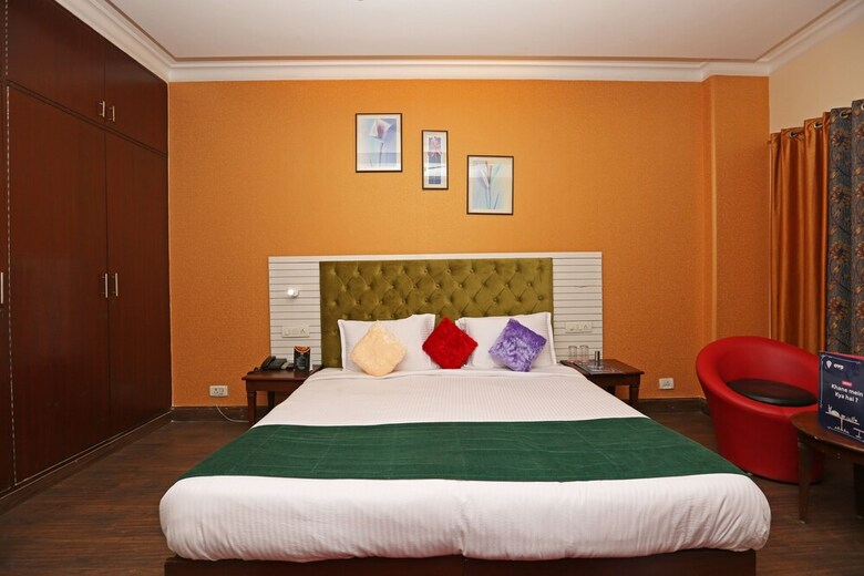 Oyo 8535 Hotel Mayarch