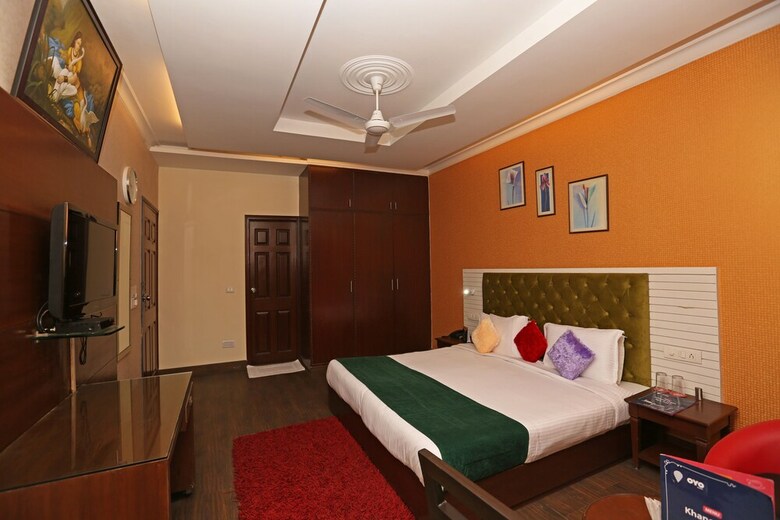 Oyo 8535 Hotel Mayarch