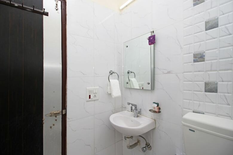 Oyo 6495 Hotel Eden Greens