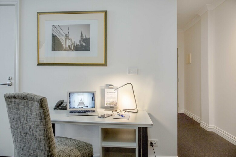 Apartamentos Collins Hotel