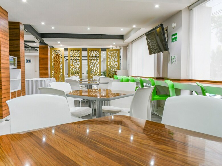 Hotel Capital O Sc