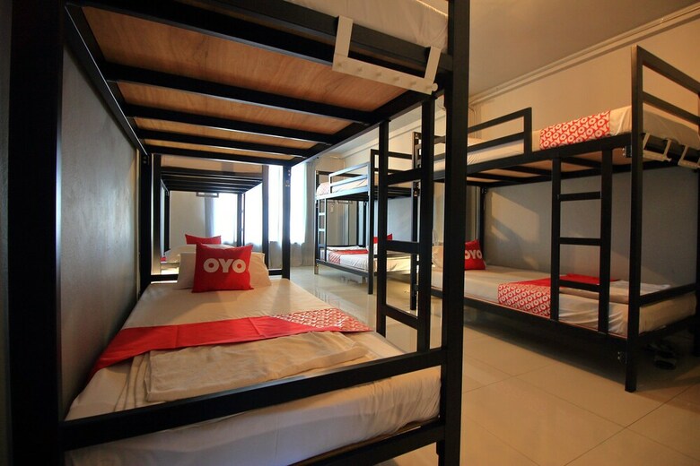 Hostal Oyo 421 Guyasuka Hostel & Cafe