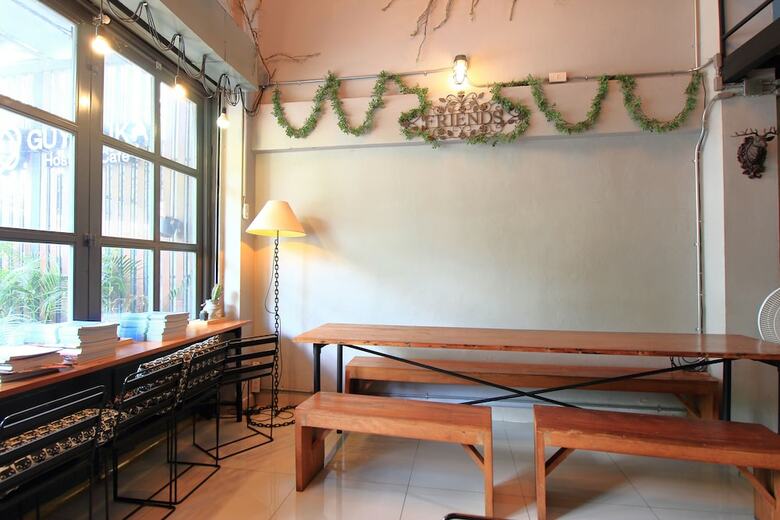 Hostal Oyo 421 Guyasuka Hostel & Cafe