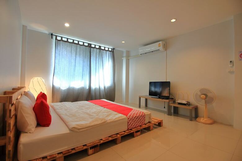 Hostal Oyo 421 Guyasuka Hostel & Cafe
