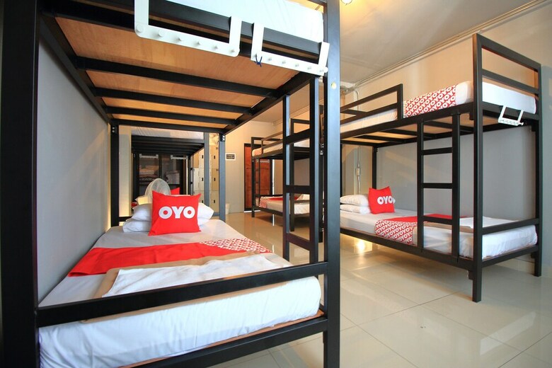Hostal Oyo 421 Guyasuka Hostel & Cafe