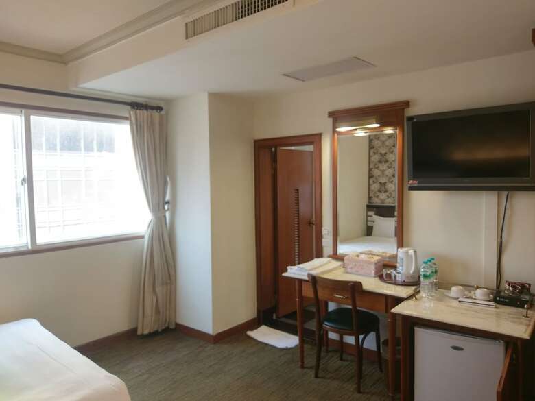 Puyisy Business Hotel