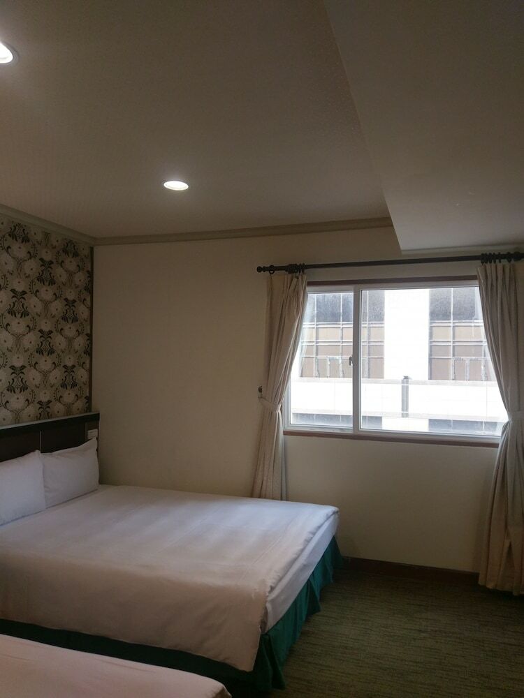 Puyisy Business Hotel