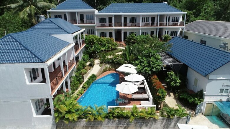 Hotel The Hill Resort