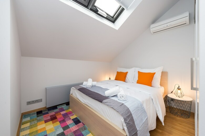 Empirent Beautiful Duplex Apartments