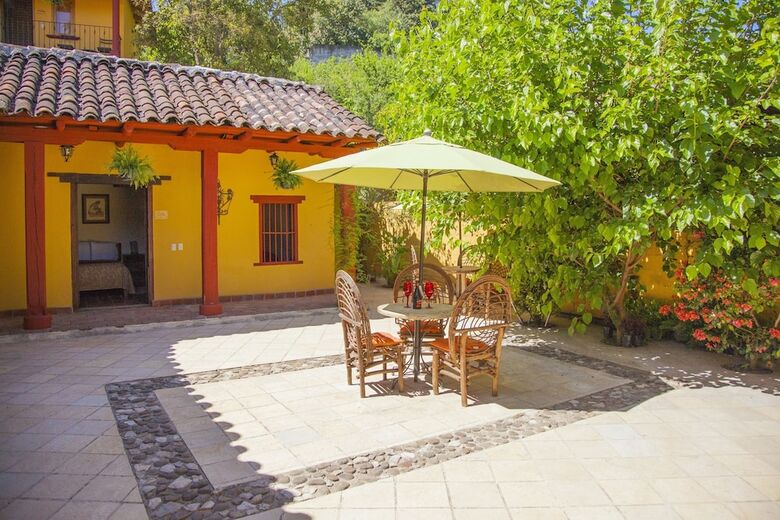 Hotel Adobe & Teja