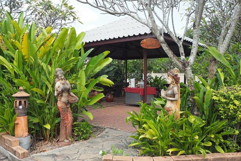 Hotel Country Inn 304