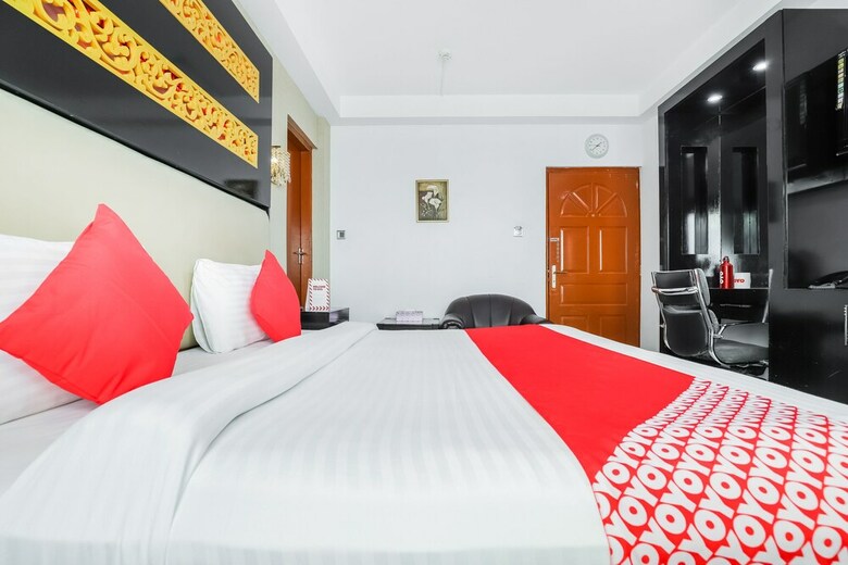 Oyo 338 Transworld Hotel