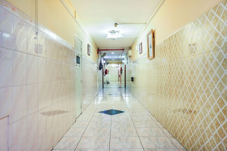Oyo 338 Transworld Hotel