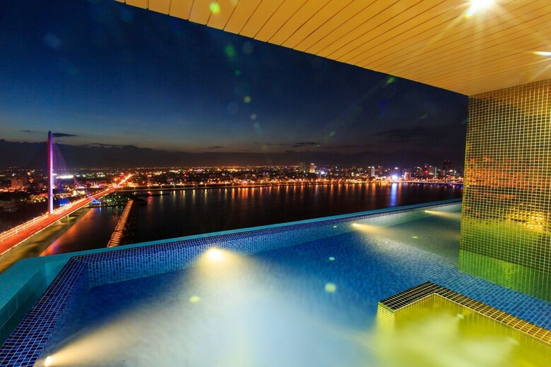 Hotel Fivitel Da Nang