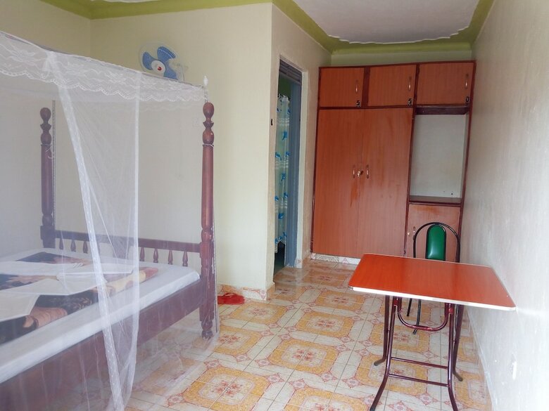 Hotel Green Oasis Guest House And Tours