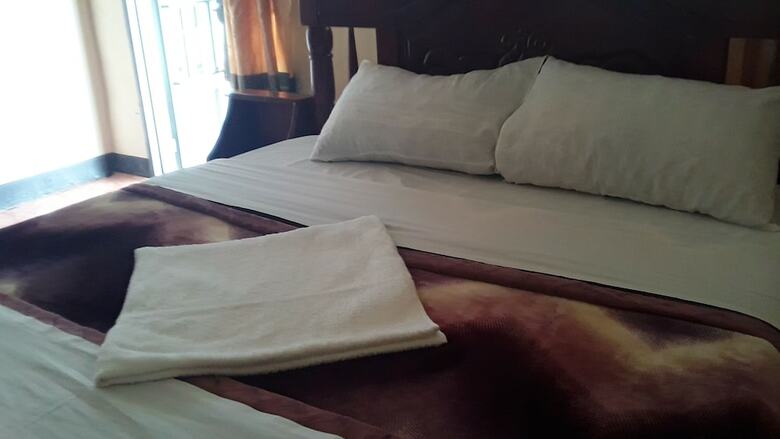 Hotel Green Oasis Guest House And Tours